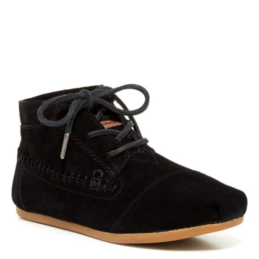 Toms black suede lace up moccasin booties